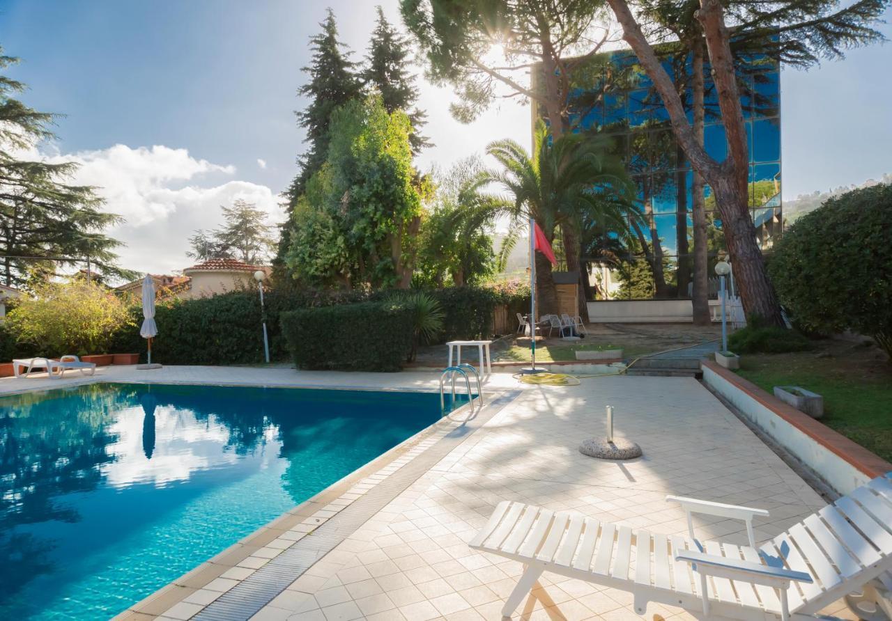 Apartamento I Giardini Del Sole Con Piscina By Wonderful Italy San Remo Exterior foto